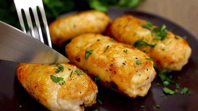 Smažené kuřecí závitky plněné sýrovou směsí