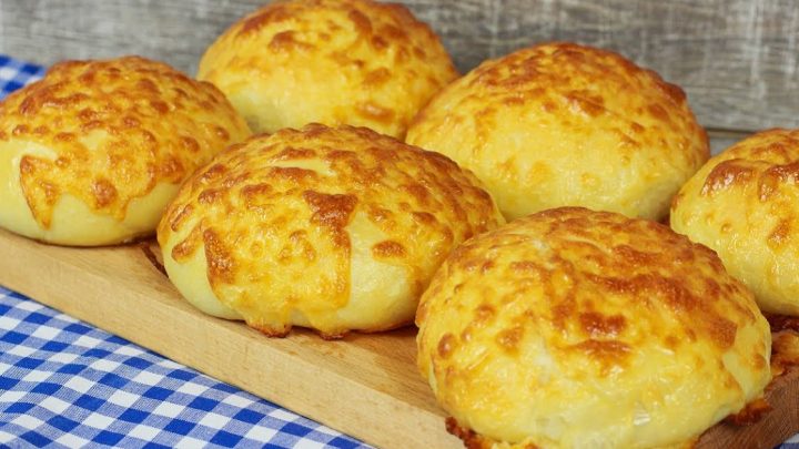 Rychlé kynuté bulky sypané sýrem