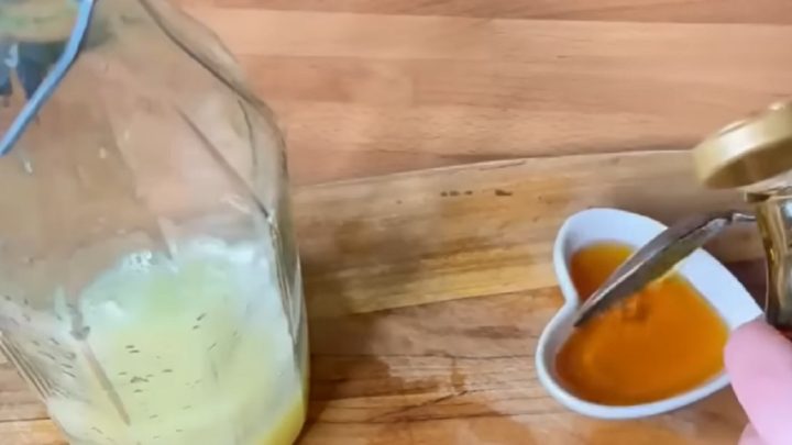 Citrónový probiotický nápoj ze 4 surovin