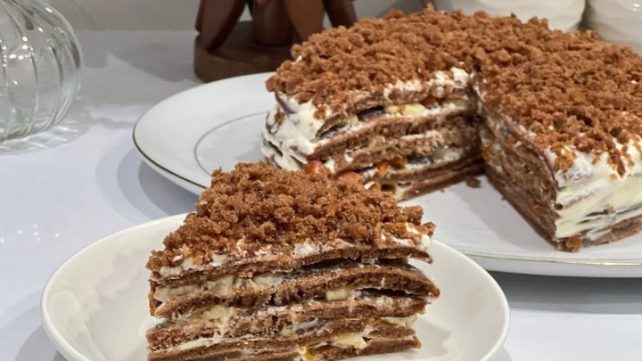 Lívancový dort bez pečení s ovocem