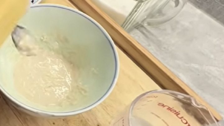 Masopustní škvarkové pagáče z kynutého těsta