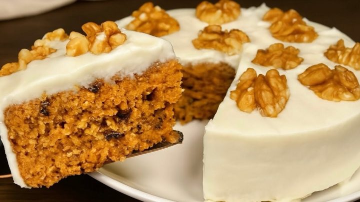 Mrkvový koláč bez mouky a přidaného cukru