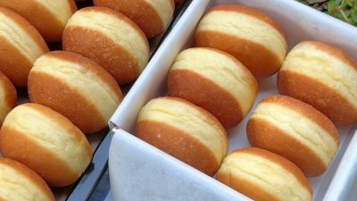 Nadýchané domácí koblihy z kynutého těsta