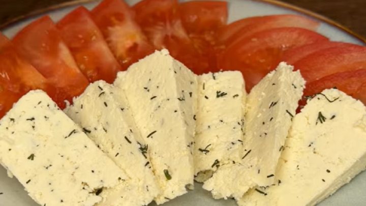 Domácí bylinkový sýr bez syřidla