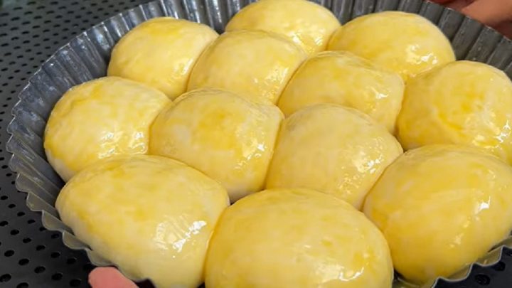 Jednoduché kynuté buchty s džemem