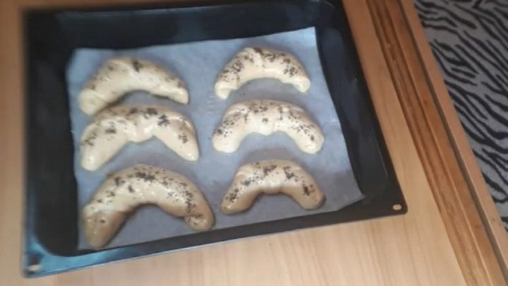 Domácí nadýchané loupáky s mákem