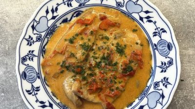 Novohradský vepřový plátek se zeleninou