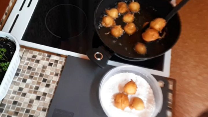 Tvarohové mini koblížky s vanilkou