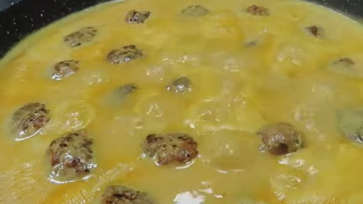 Masové kuličky s paprikovou omáčkou