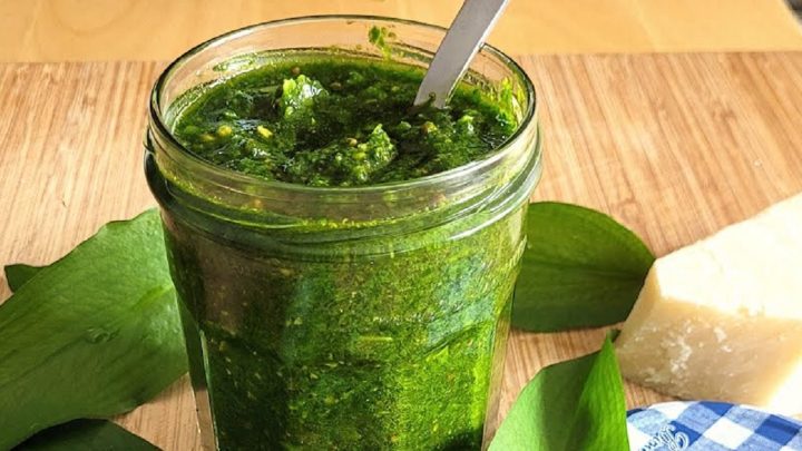 Pesto z medvědího česneku s mandlemi Pesto z medvědího česneku s mandlemi