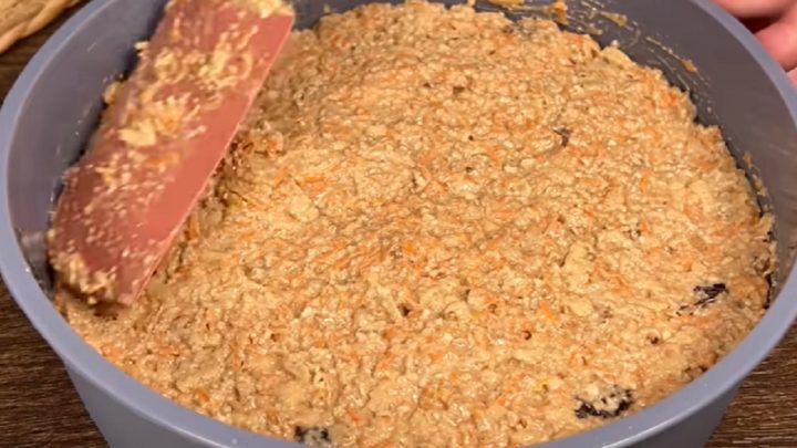 Mrkvový koláč bez mouky a přidaného cukru