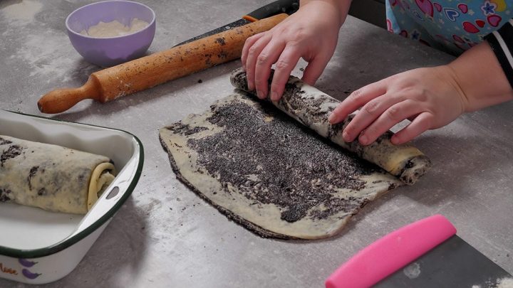 Poctivý makový štrúdl z kynutého těsta Poctivý makový štrúdl z kynutého těsta