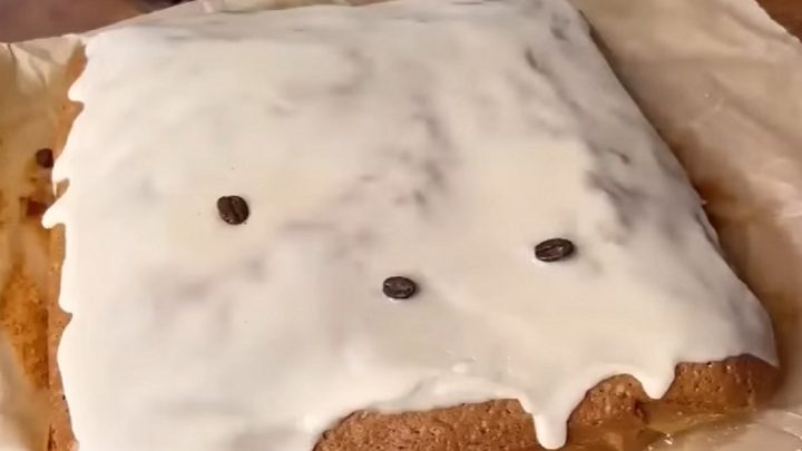 Rychlá kávová buchta s cukrovou polevou