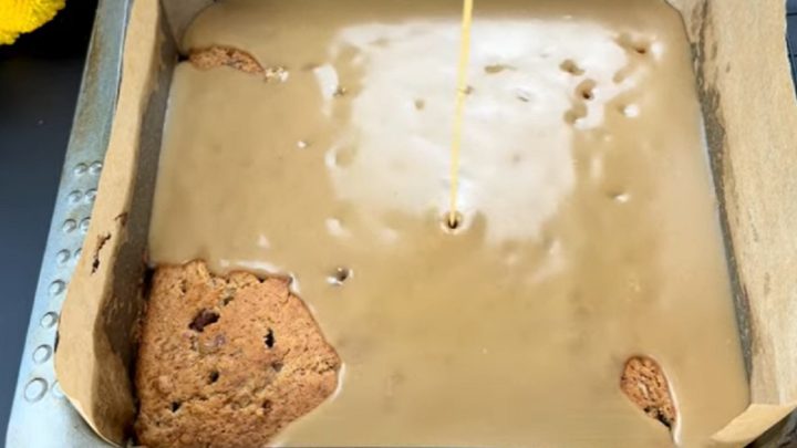 Banánový koláč s karamelovou polevou