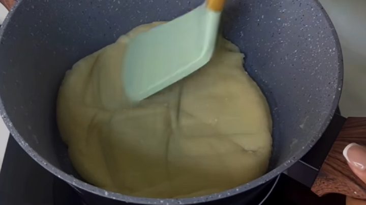 Rychlé smažené věnečky z odpalovaného těsta