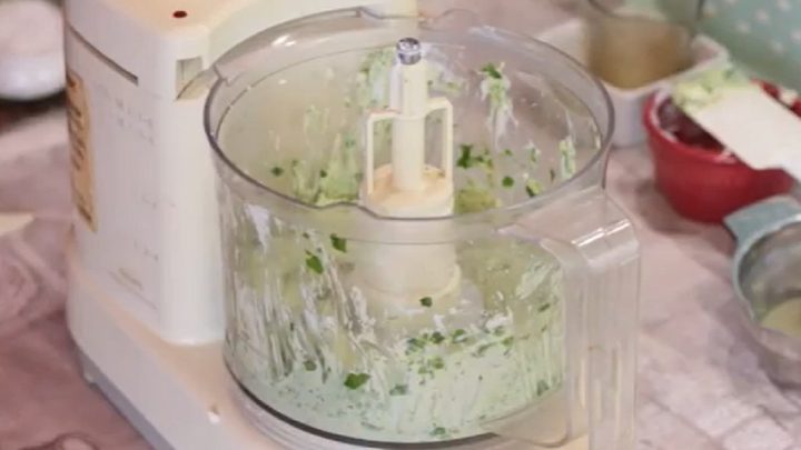 Rychlá pomazánka z medvědího česneku