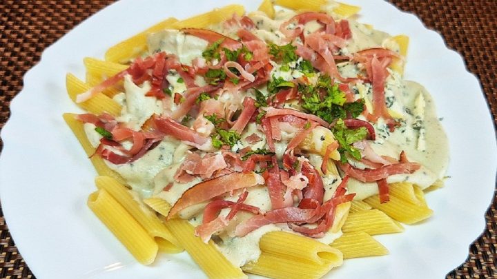 Rychlé těstoviny s nivovou omáčkou