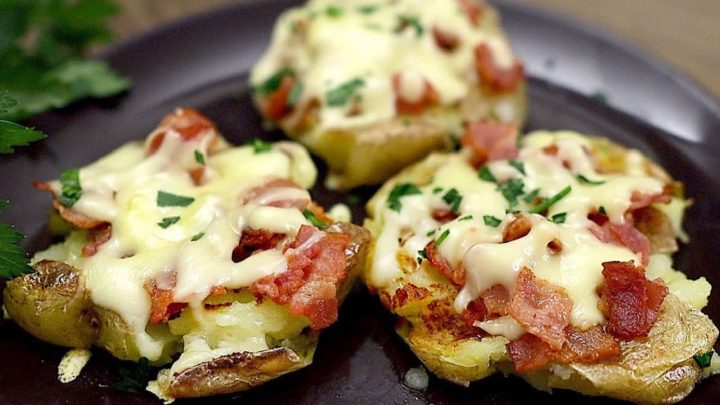 Smažené brambory se slaninou a sýrem Smažené brambory se slaninou a sýrem