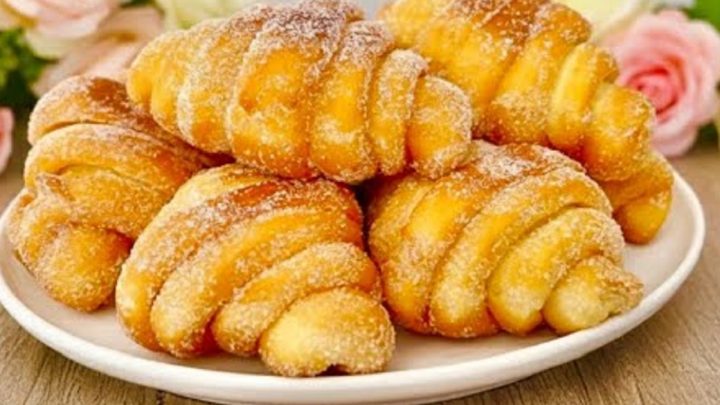 Smažené croissanty z kynutého těsta