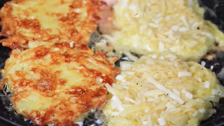 Smažené bramborové placky se sýrem