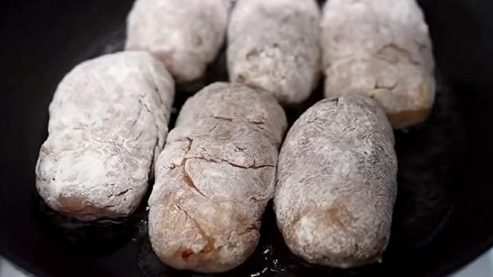 Smažené kuřecí závitky plněné sýrovou směsí