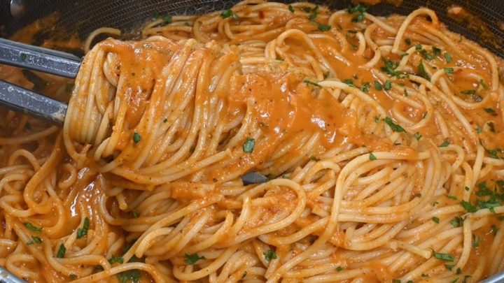 Špagety s italskou rajčatovou omáčkou