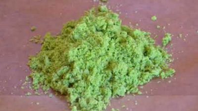 Sůl z medvědího česneku s cibulí