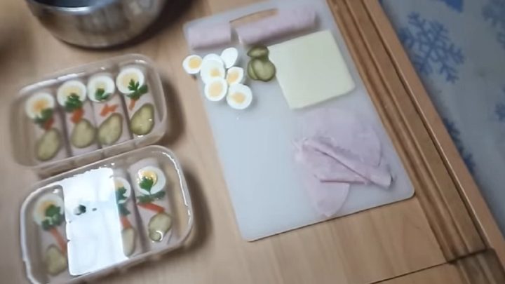 Šunkové závitky se sýrem v aspiku