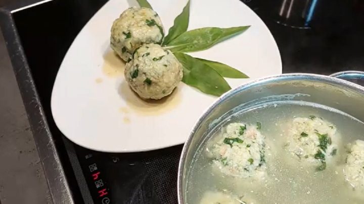 Knedlíky s medvědím česnekem a cibulí