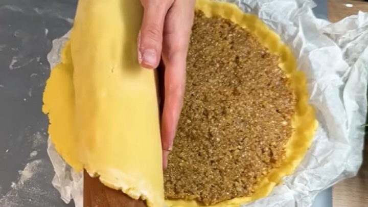 Maďarský ořechový koláč s marmeládou