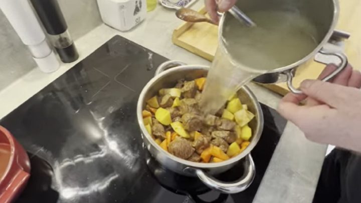 Hovězí s bramborami a zeleninou