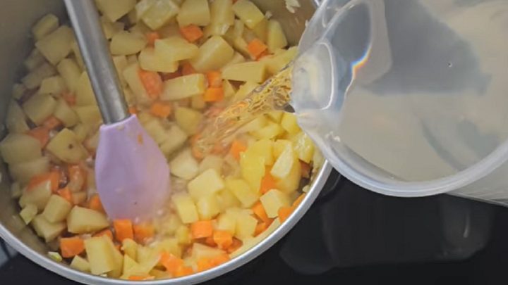 Rychlá bramborová polévka se smetanou