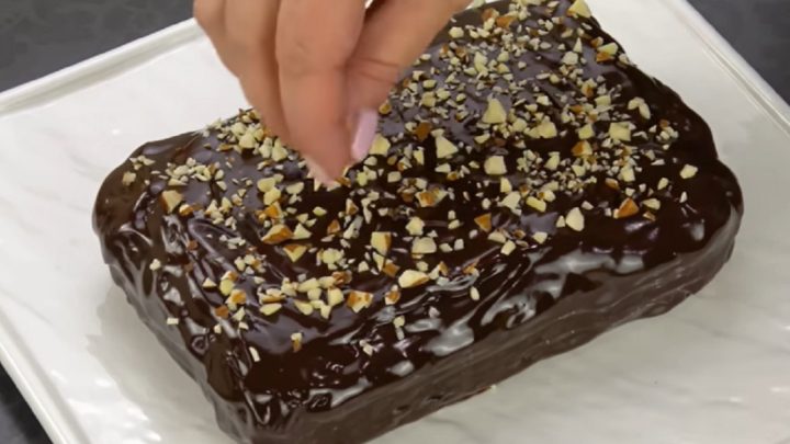 Ovesný koláč s čokoládovou polevou