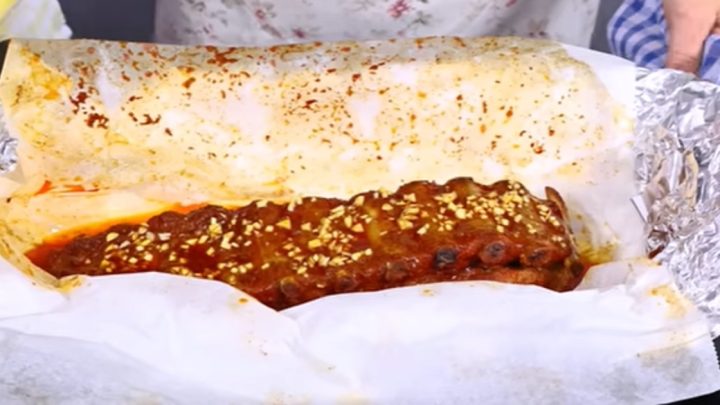 Pečená marinovaná žebírka s česnekem