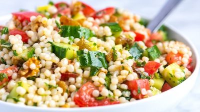 Zeleninový salát s tarhoňou a ořechy