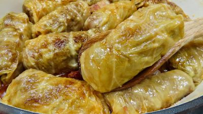 Zelné listy plněné masovou směsí