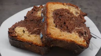 Dvoubarevná olejová buchta s čokoládou