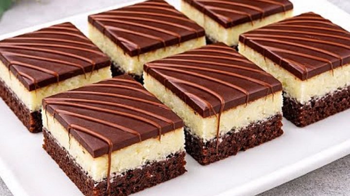 Dvoubarevný koláč s čokoládovou polevou