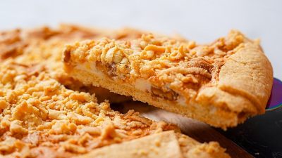 Jednoduchý koláč s bílkovou náplní