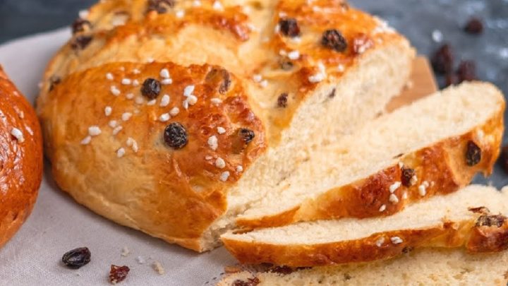 Jednoduchý mazanec s rozinkami