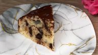 Jednoduchý koláč s čokoládovou polevou