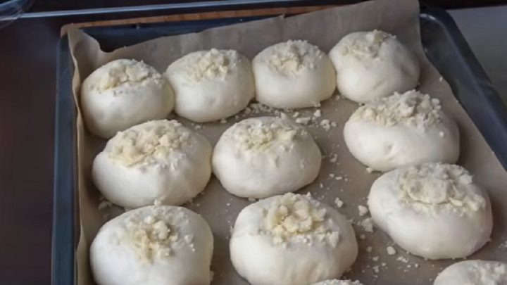 Koláčky s máslovou drobenkou