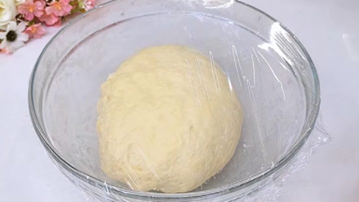 Sýrové bochánky z kynutého těsta