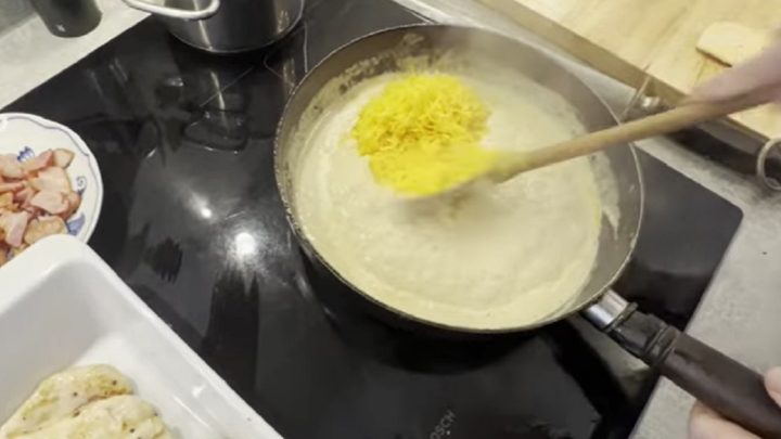 Kuřecí prsa na pivu se sýrem a slaninou