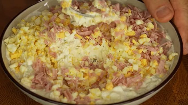 Rychlá svačinková pomazánka se šunkou