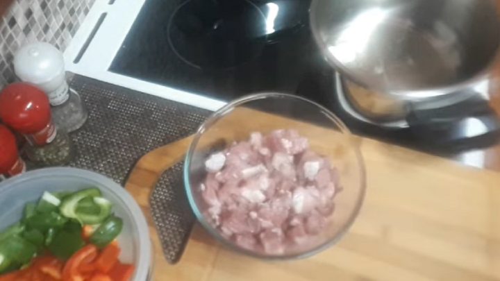 Perkelt z vepřového masa s paprikou