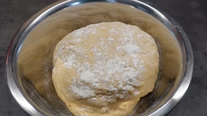 Velikonoční tradiční Jidáše z kynutého těsta