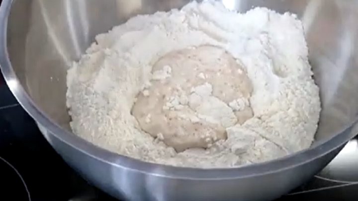 Jednoduché zajíčky z kynutého těsta