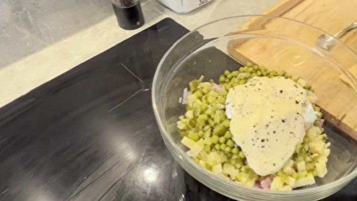 Lipský salát se šunkou a sýrem