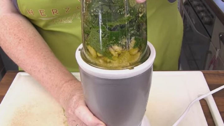 Kopřivové pesto s kešu ořechy